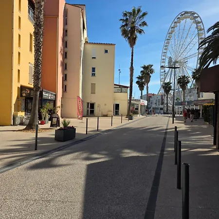 Centre Port